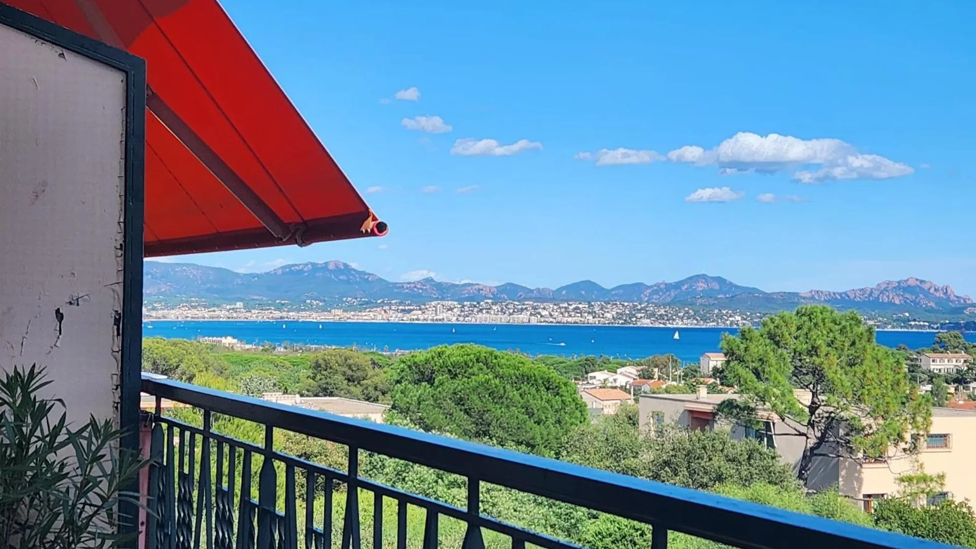 Large, Bright And Quiet Holiday Flat With Stunning Panoramic Sea Views Saint Aygulf