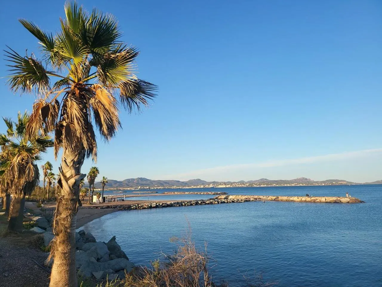 Large, Bright And Quiet Holiday Flat With Stunning Panoramic Sea Views Saint Aygulf Apartment